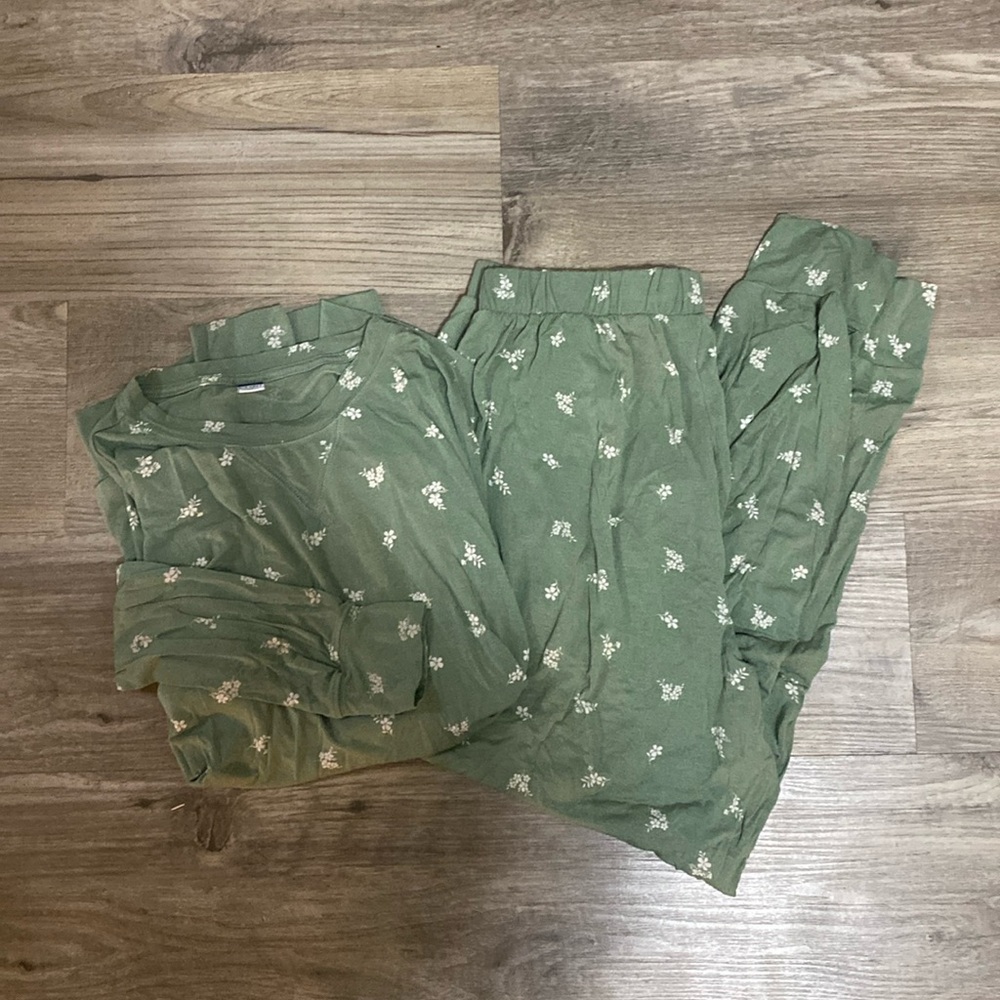Old Navy Sunday Sleep Set